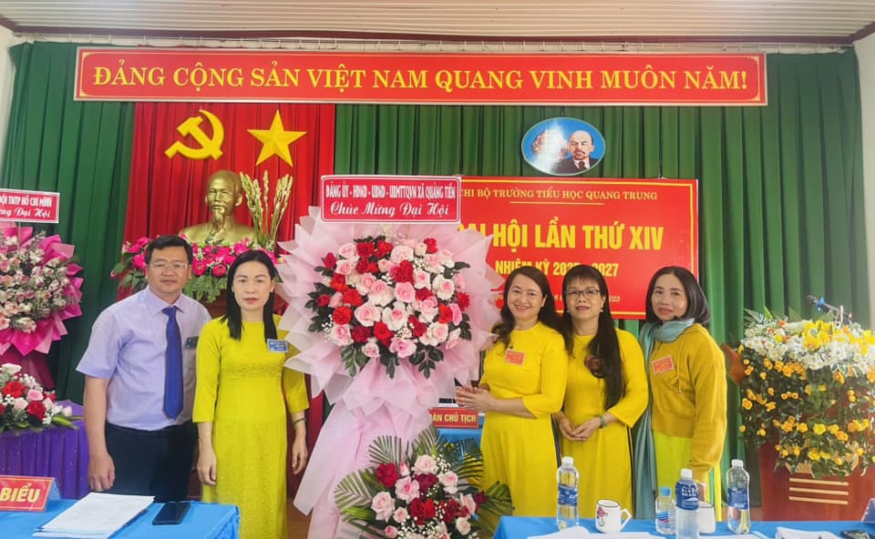 Đại hội Chi bộ trường Tiểu học Quang Trung nhiệm kỳ 2025-2027
